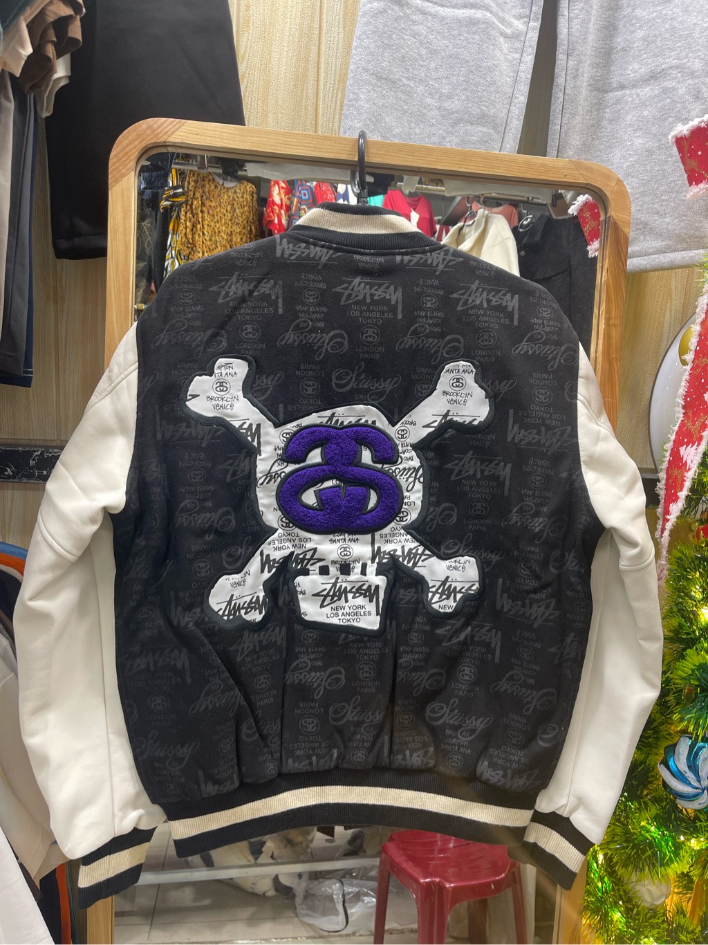 Varsity Stussy chữ đầu lâu