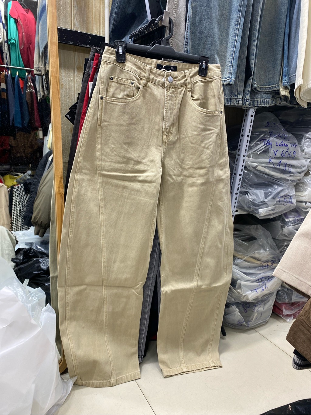 Quần jeans ống bomb 2073