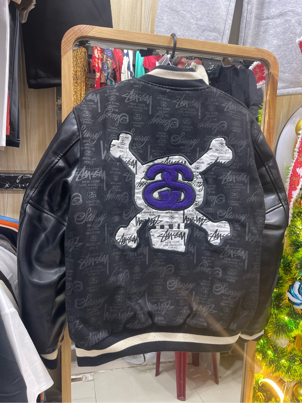 Varsity Stussy chữ đầu lâu