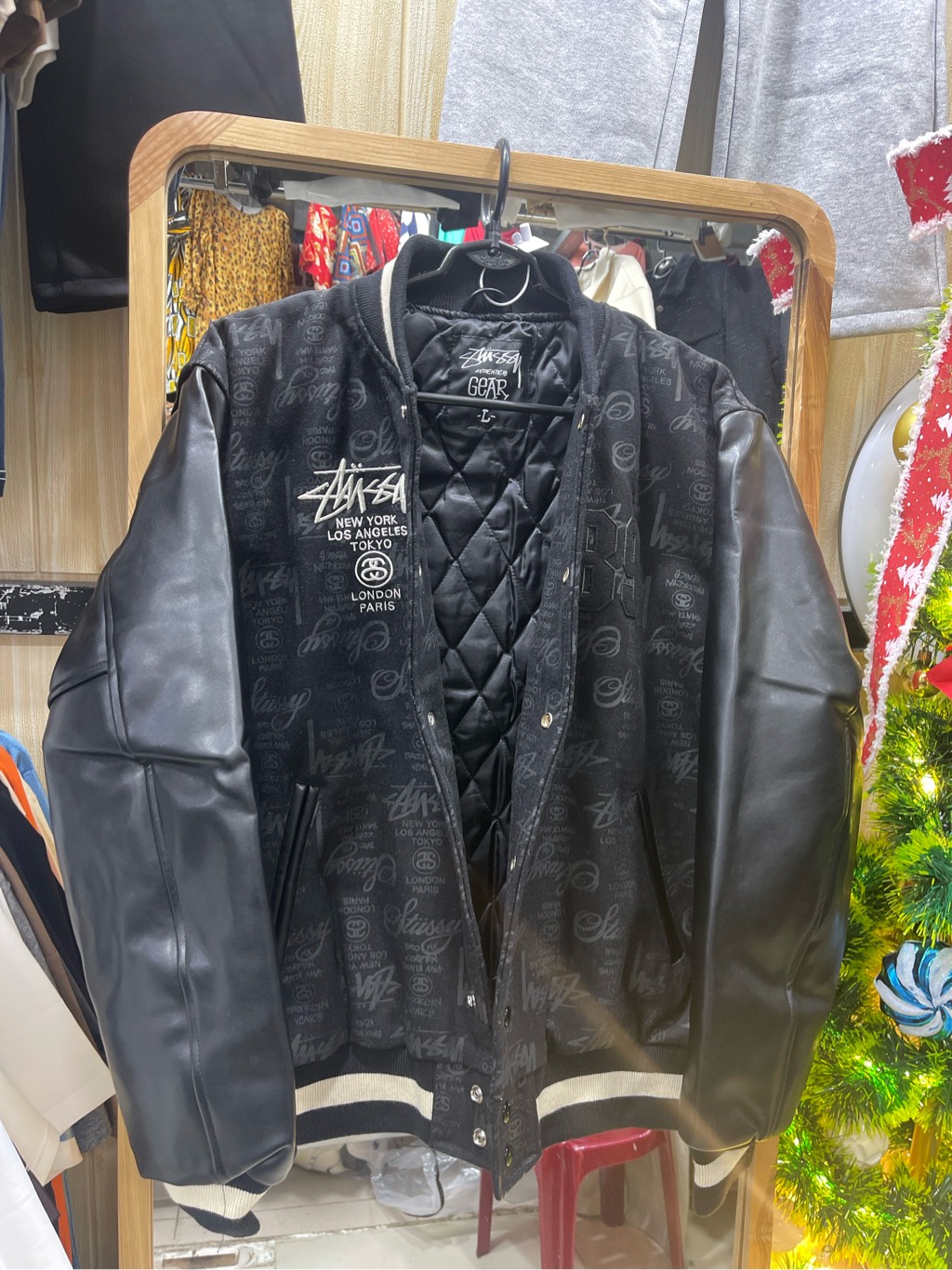 Varsity Stussy chữ đầu lâu