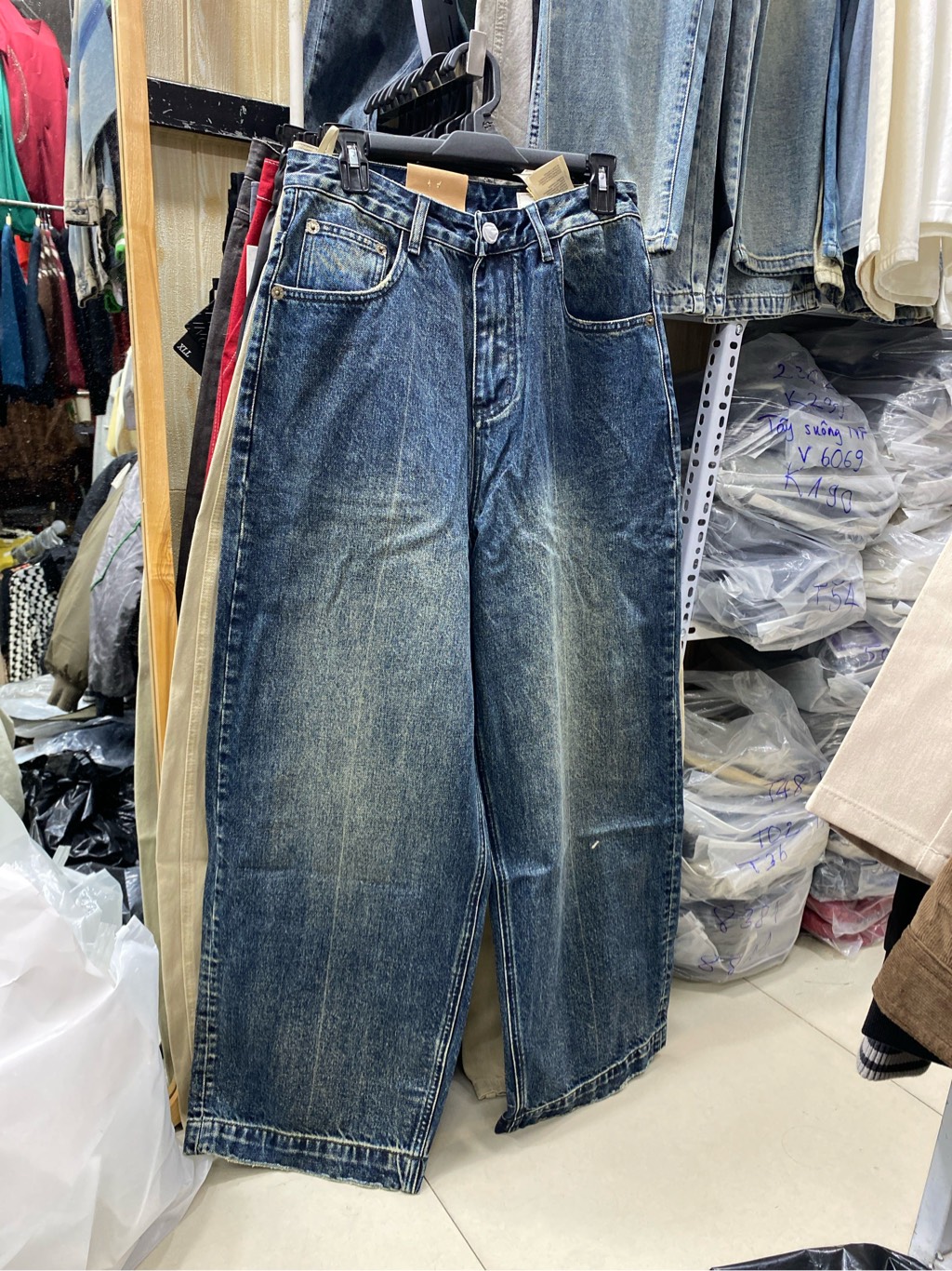 Quần jeans ống bomb 00544