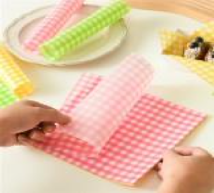 Giấy lót hộp bã mía 18*18 (Caro màu)