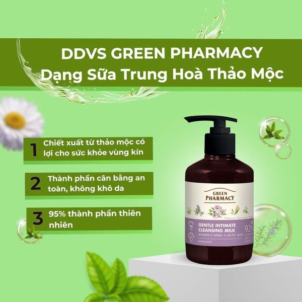 Dung dịch vệ sinh phụ nữ Green Pharmacy dạng sữa trung hòa chiết xuất Thảo Mộc 370ml