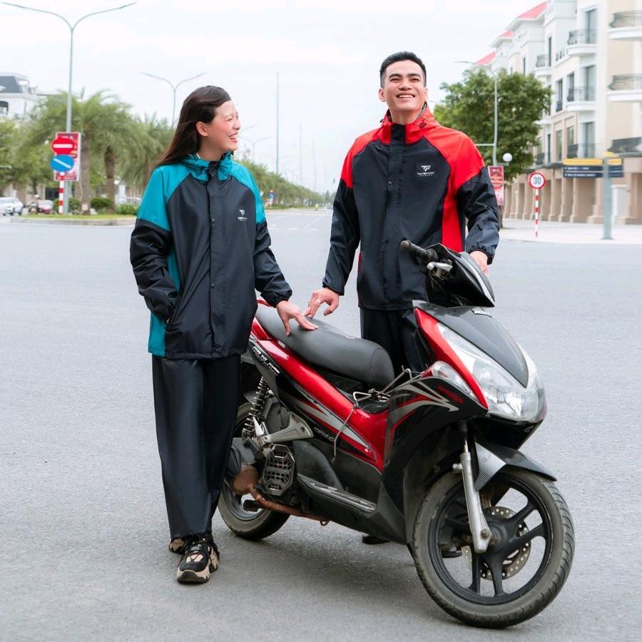 Bộ áo mưa 68A 2 lớp siêu nhẹ đi mưa và chống rét phản quang sau lưng cực sáng phong cách thời trang trẻ trung năng động, chống thấm mưa tốt ( Tuấn Phong)