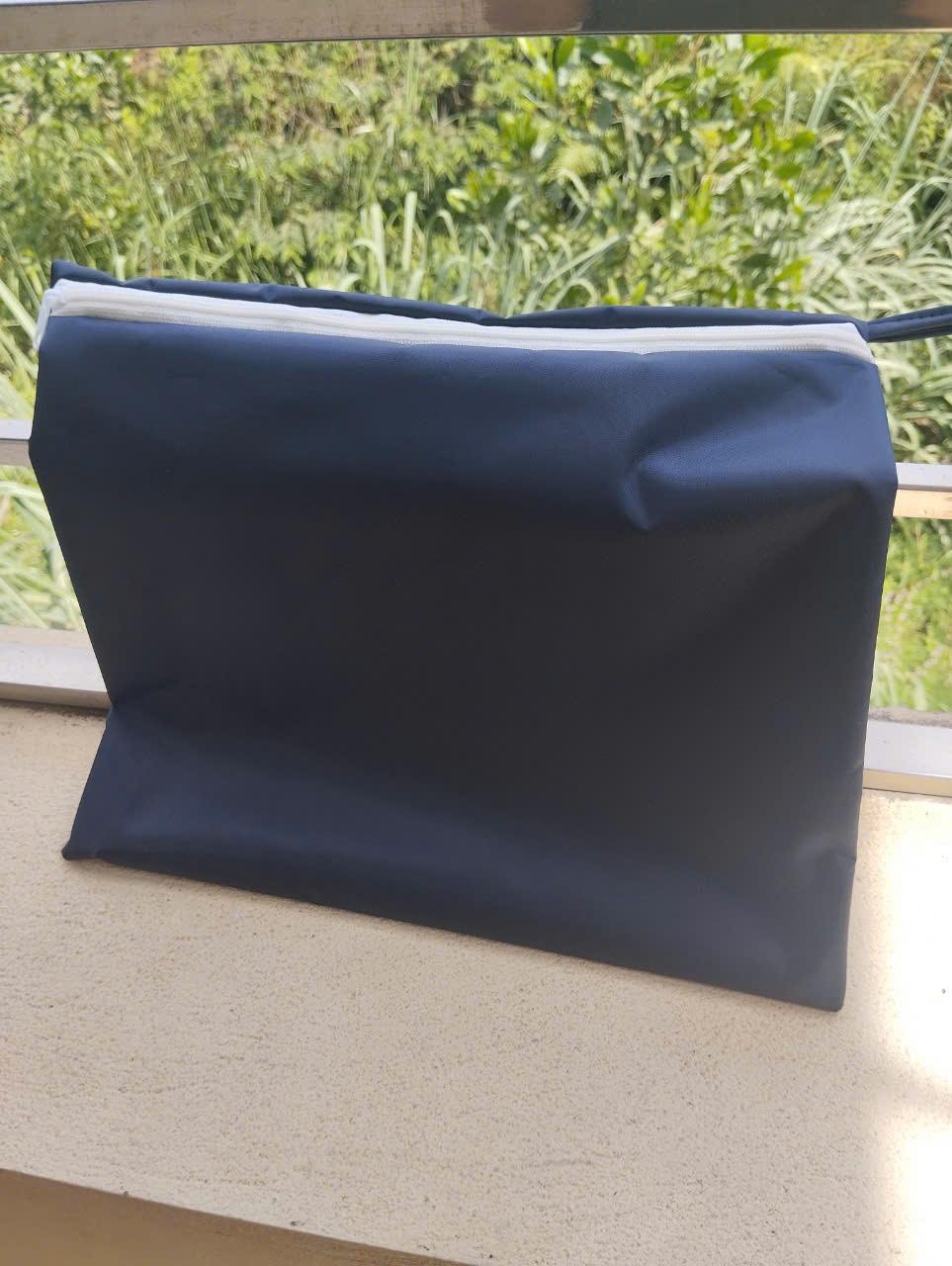 Túi đựng quần áo đi mưa chất liệu vải dù cao cấp  chống thấm nước tốt