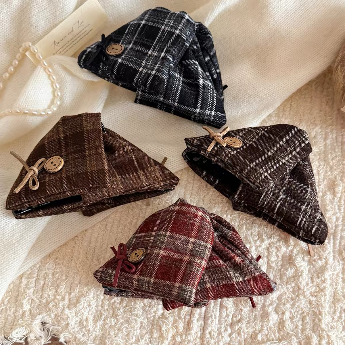 Kẹp tóc nơ caro vintage đính nút_T15