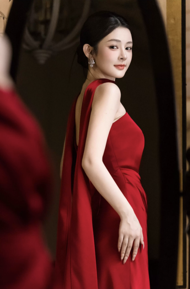 Váy lụa cổ yếm lệch vai thanh lịch_I59