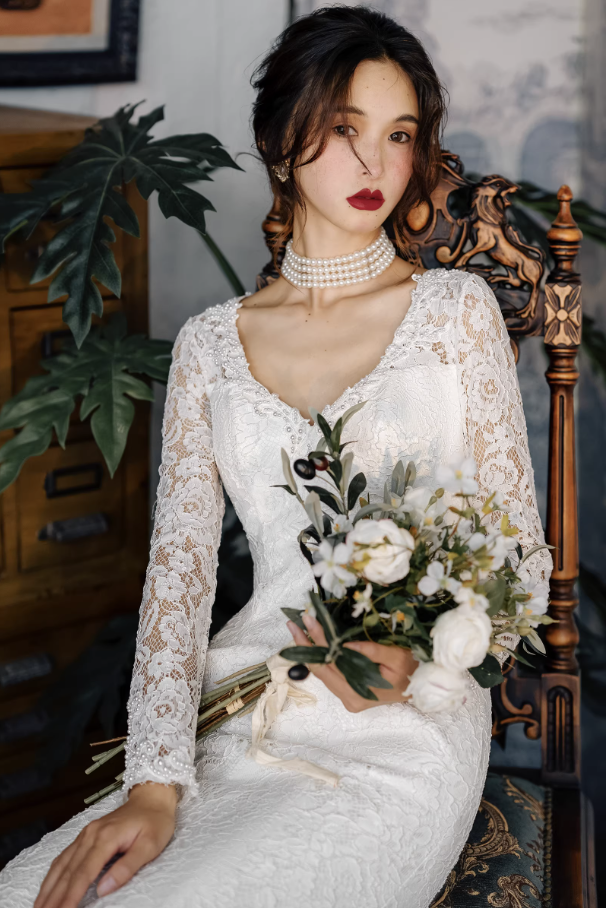 Váy cưới ren đuôi cá tay dài cổ V thanh lịch_I15