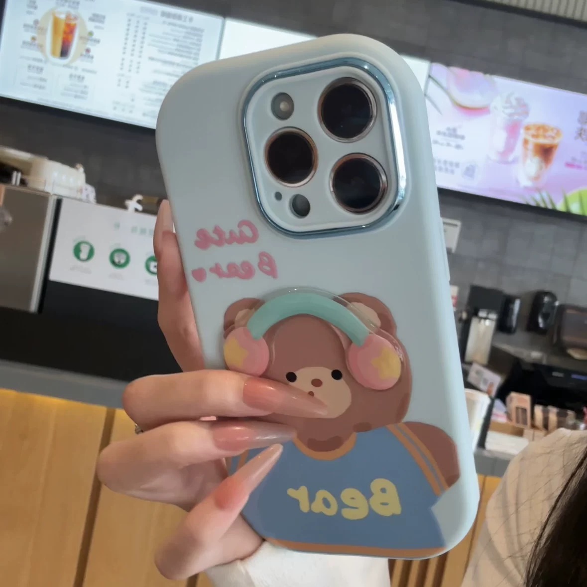Ốp lưng gấu đeo tai nghe_O80 (Iphone, Huawei, Honor, OPPO, Vivo, Xiaomi & Redmi)