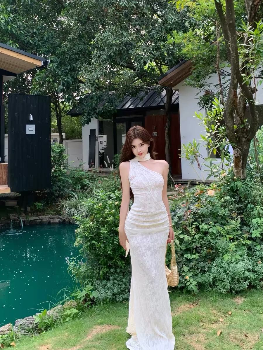 Đầm dạ hội ôm dáng cổ yếm thanh lịch_Y40