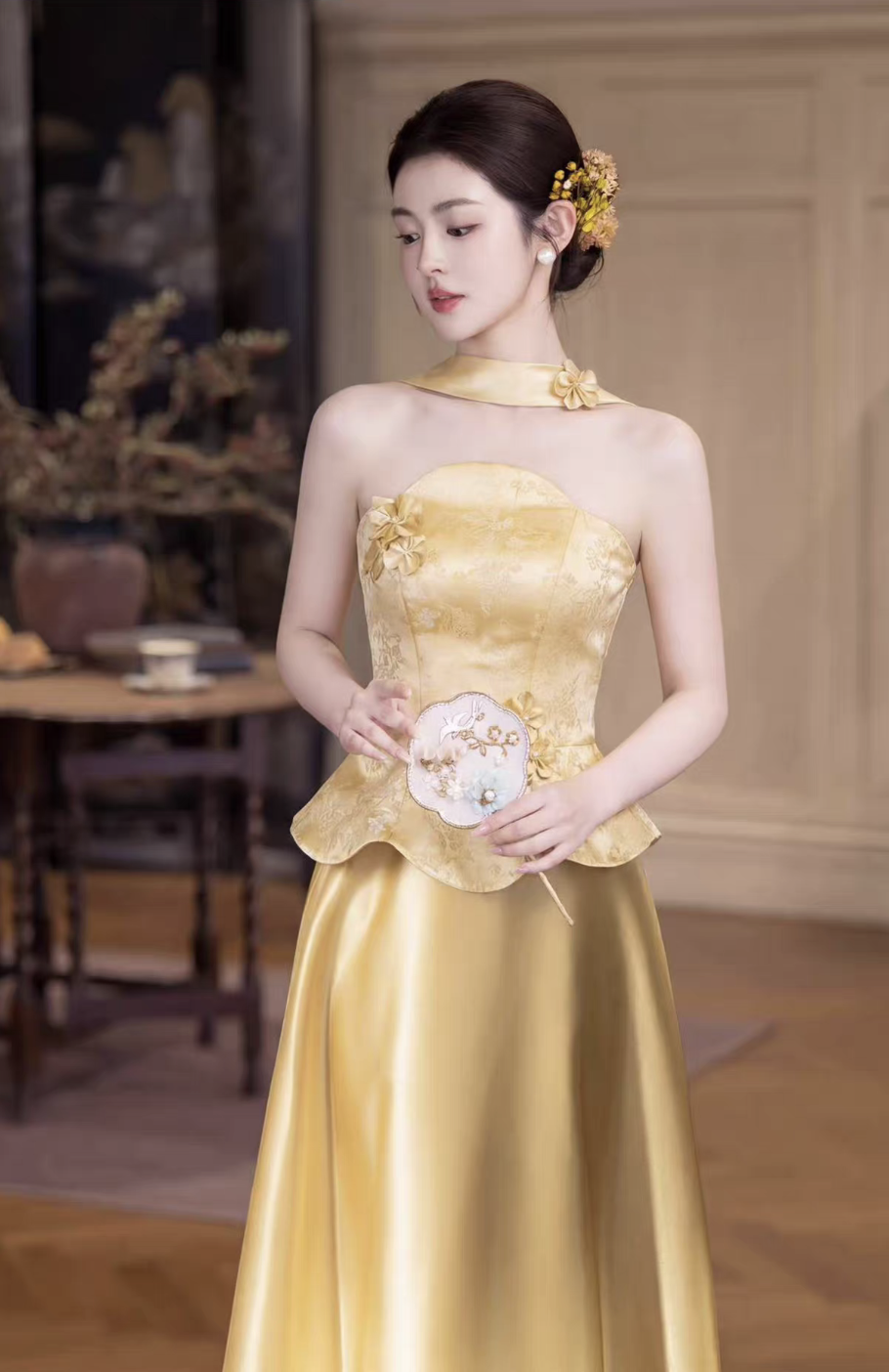 Sườn xám dáng dài cổ yếm sang trọng_I45