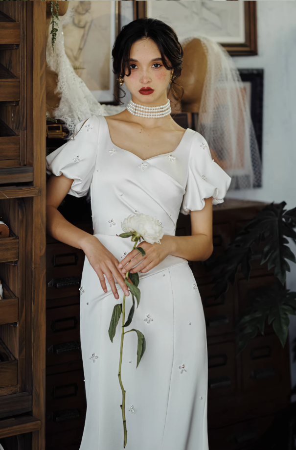 Váy cưới satin đuôi cá tay bồng đính ngọc vintage_I16