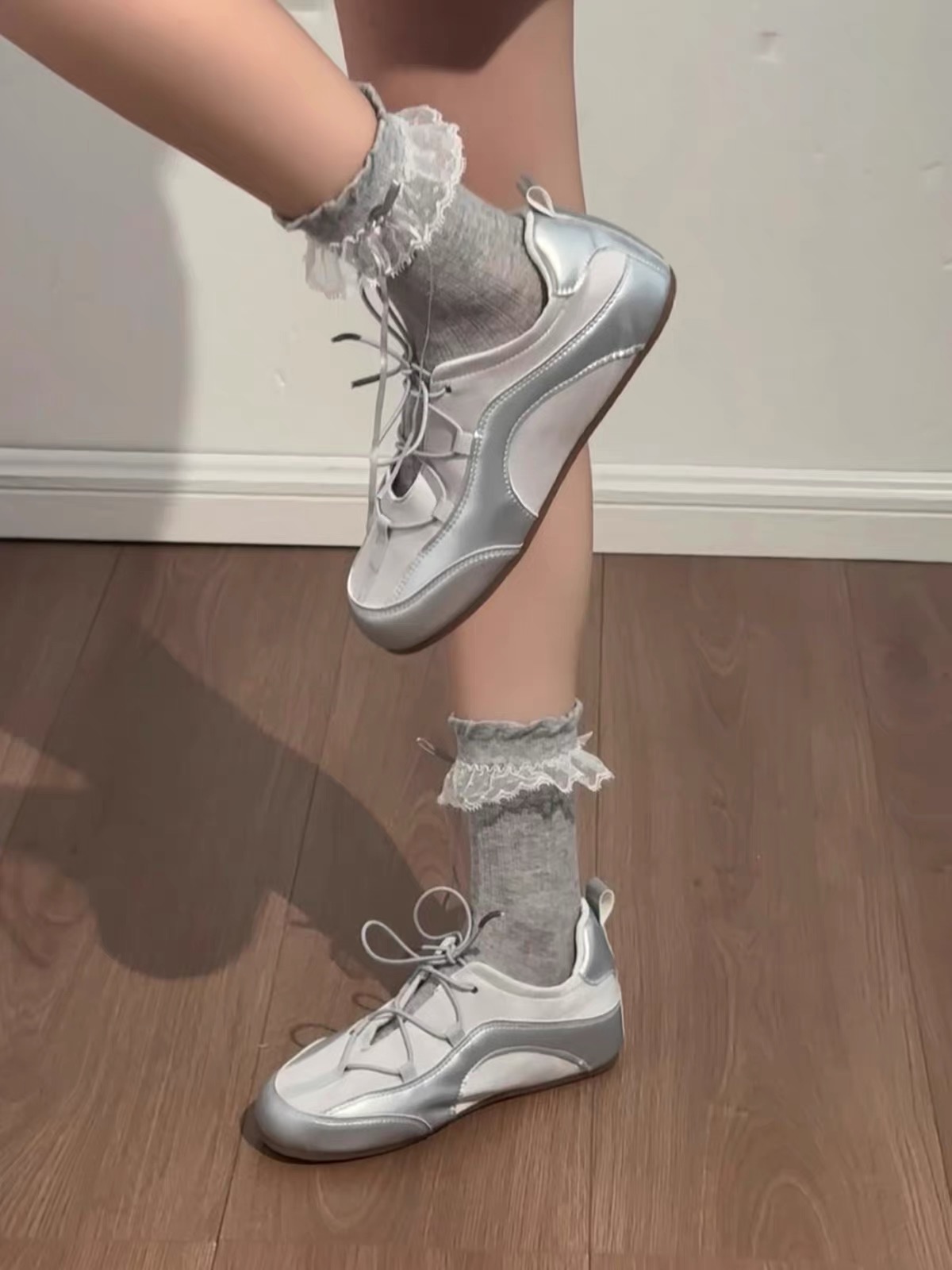 Giày sneaker dây rút nữ_S02