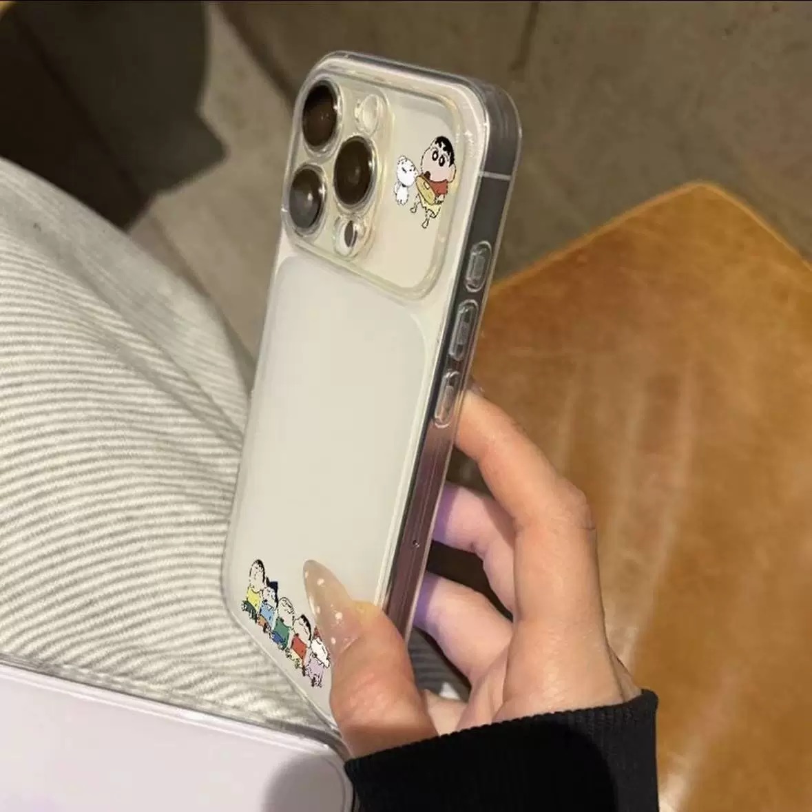 Ốp lưng điện thoại Shin cậu bé bút chì_O145 (Tất cả các dòng Iphone)