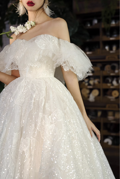 Váy cưới trễ vai form bồng sang trọng_I06