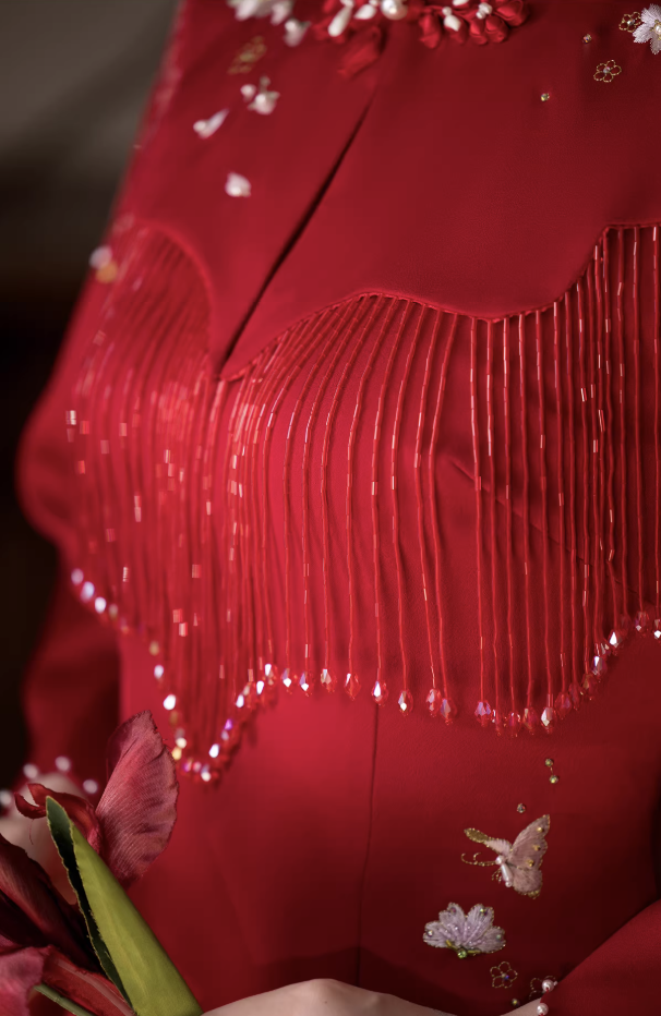 Sườn xám tua rua thêu hoa cổ tàu dáng ôm quý phái_I62