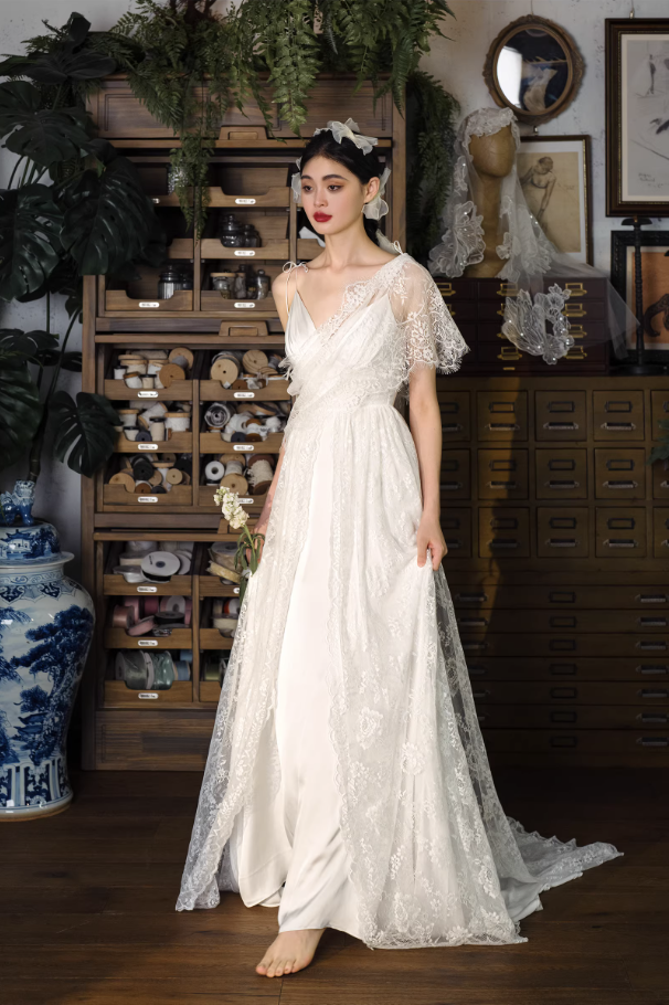 Váy cưới ren mềm cổ đổ nhẹ nhàng_I30