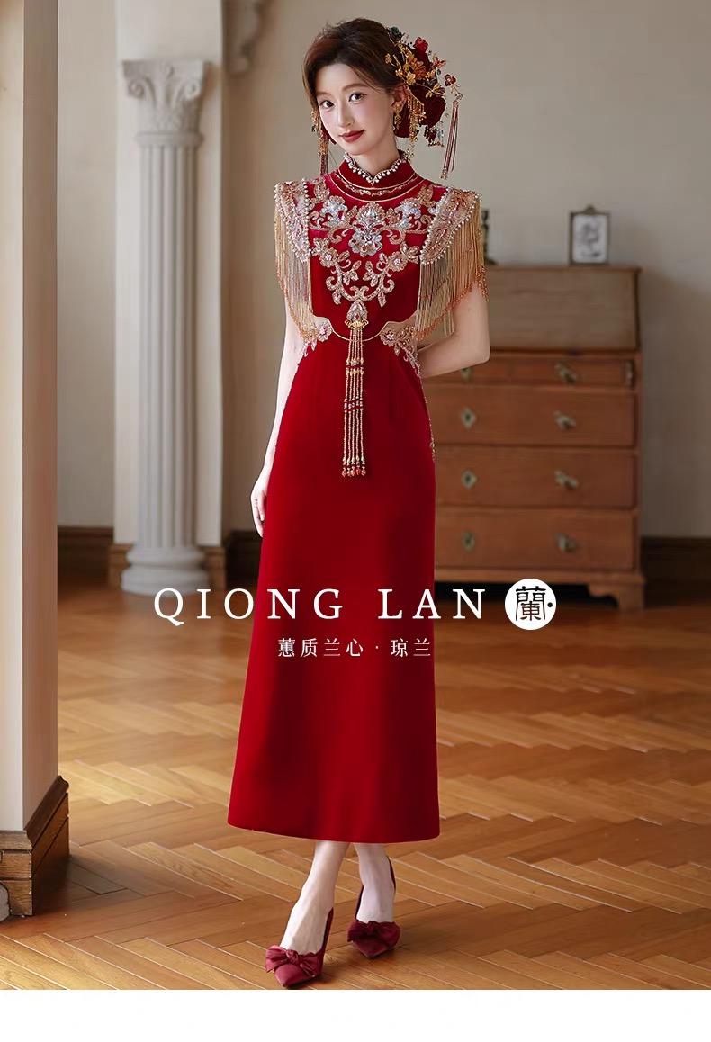 Sườn xám thêu hoa tua rua_I111