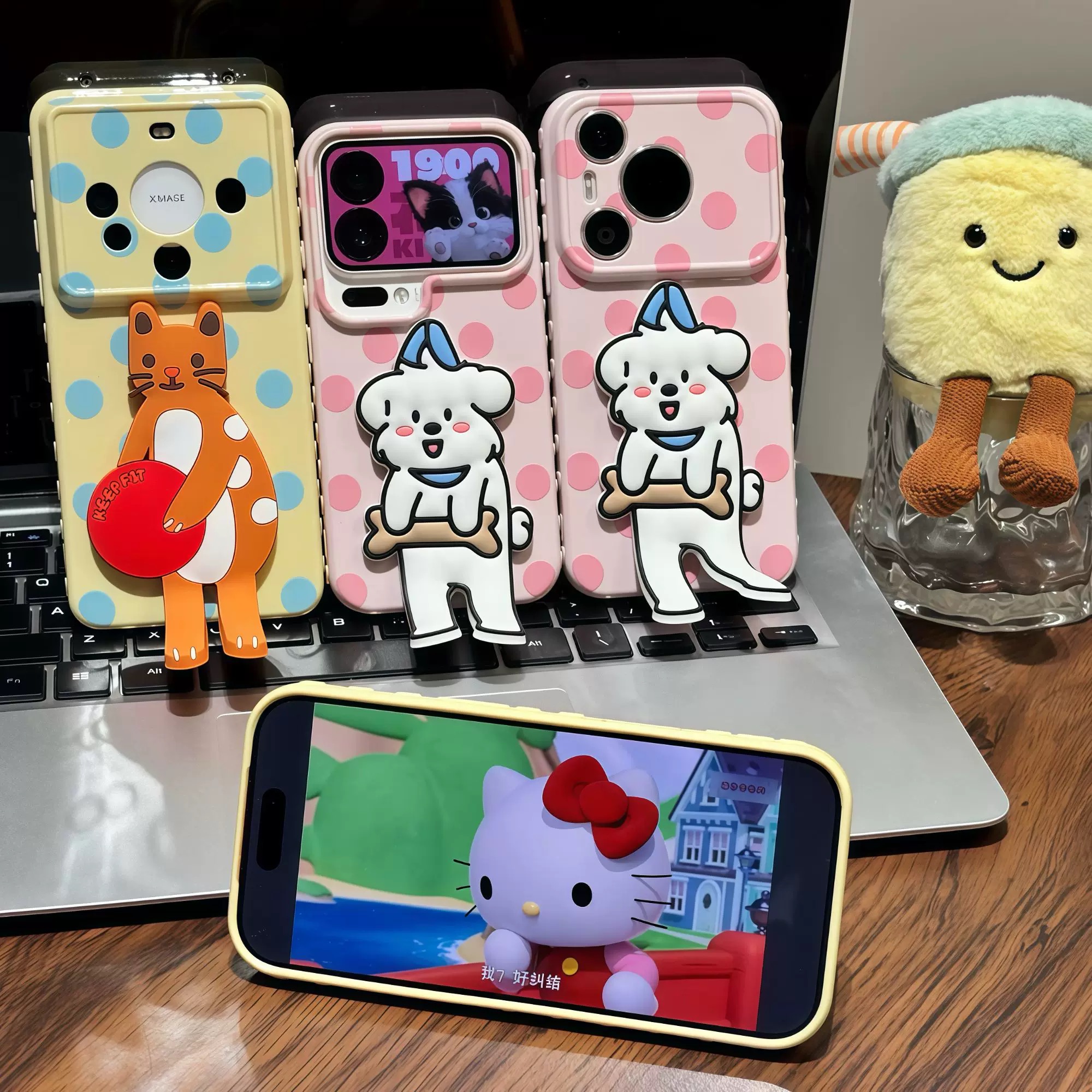 Ốp lưng chó trắng mèo cam nền chấm bi giá đỡ điện thoại_O113 (Iphone, Huawei, Honor, OPPO, Vivo, Xiaomi & Redmi)