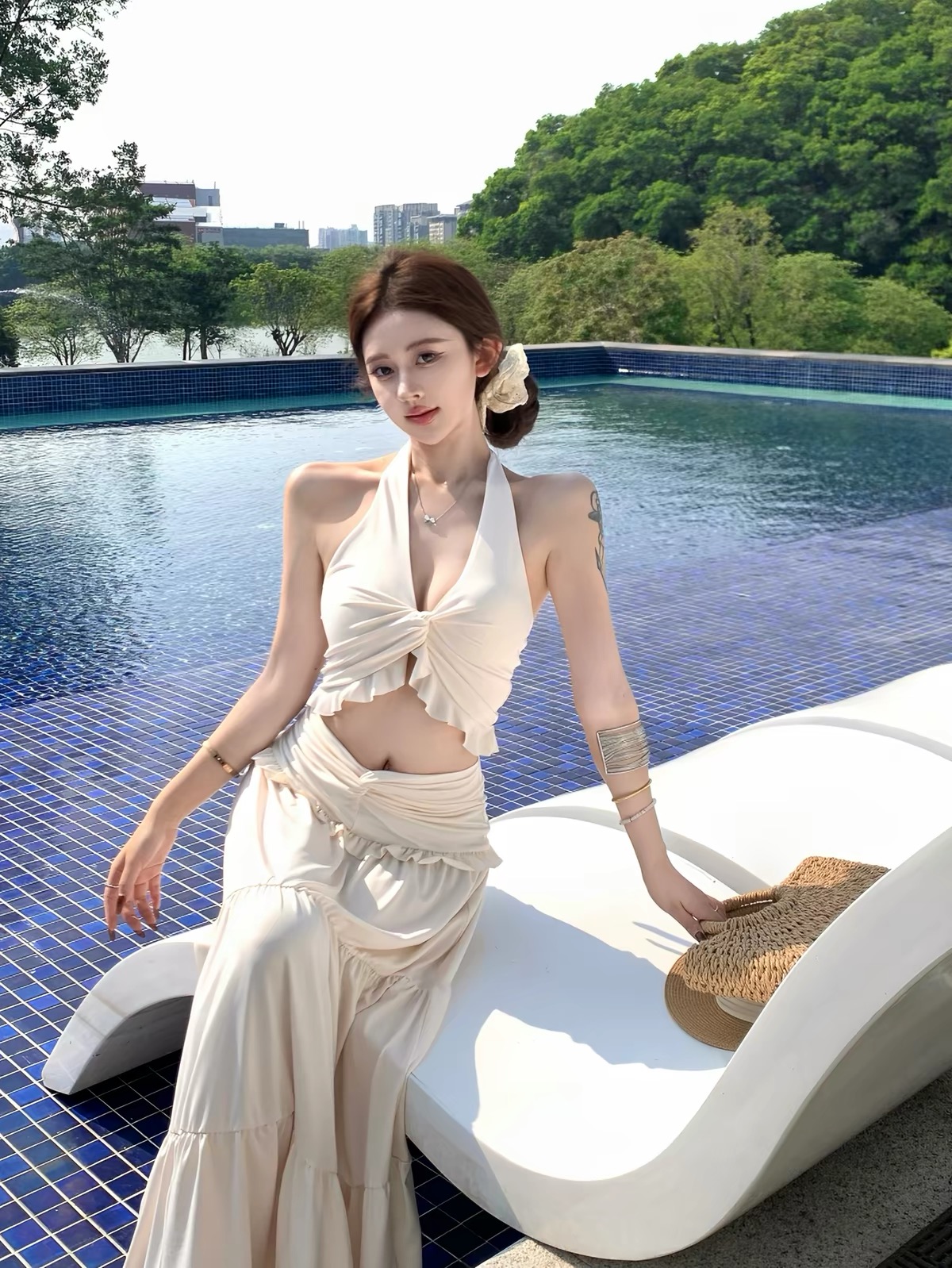 Váy cổ yếm xoắn ngực phối tầng_Y118
