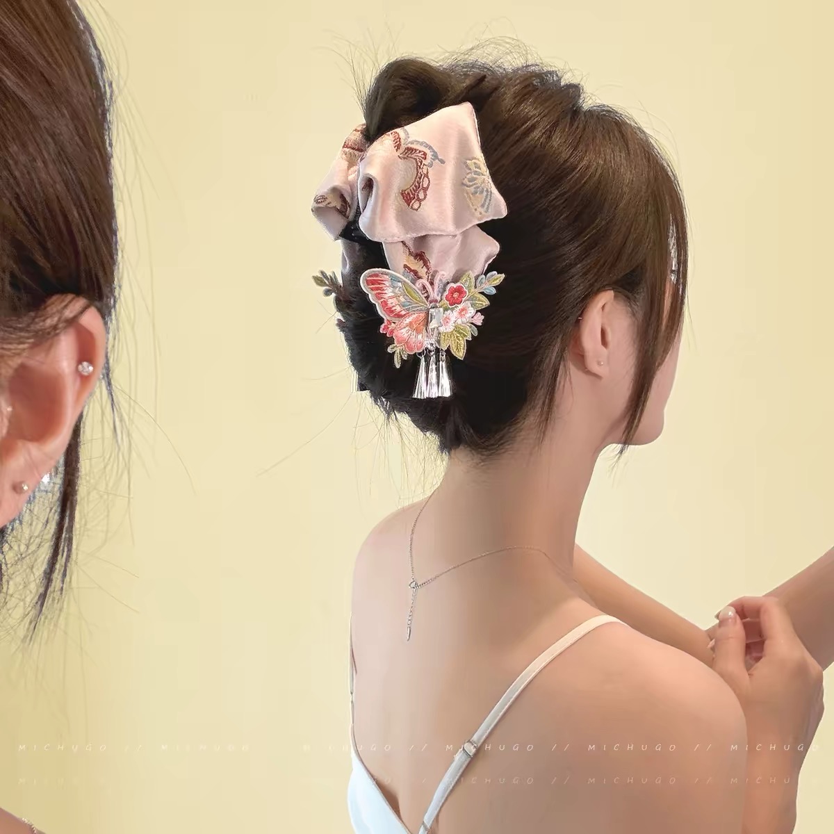 Kẹp tóc bướm lụa thêu hoa tua rua_T24