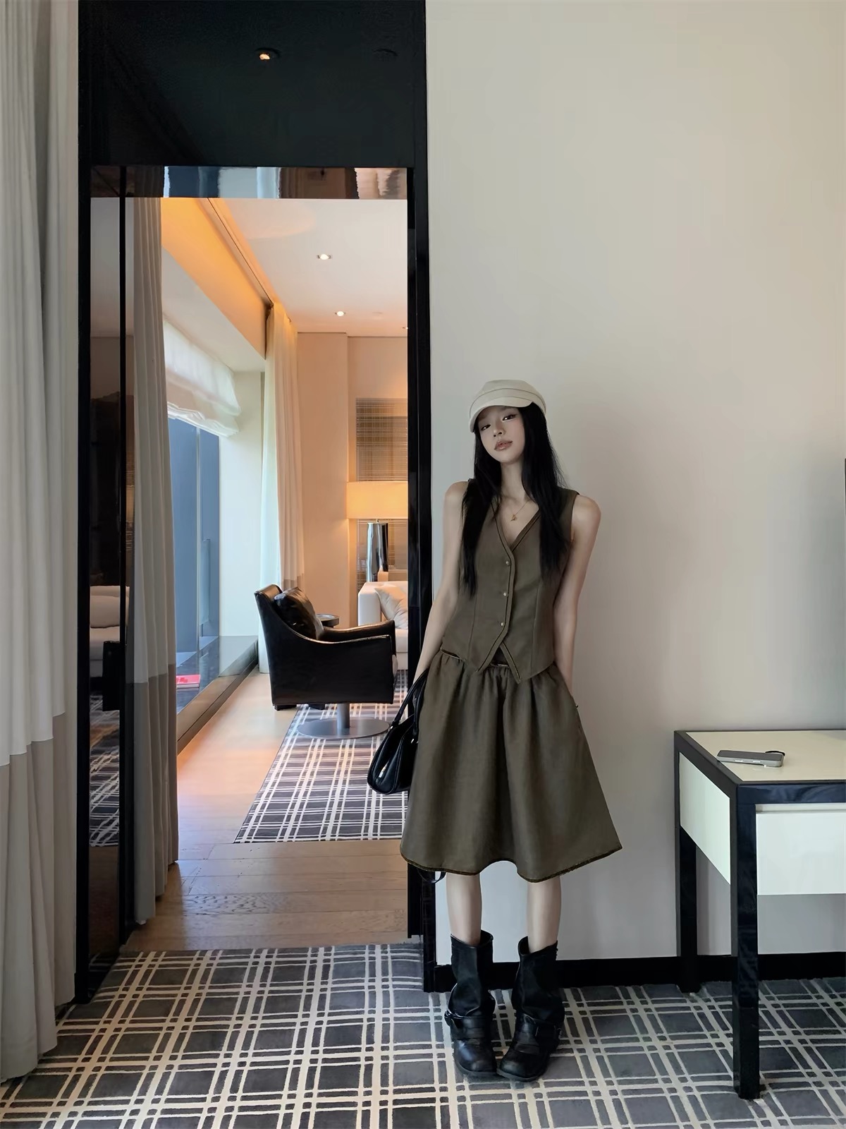 Áo gile cài khuy chân váy xòe_V47
