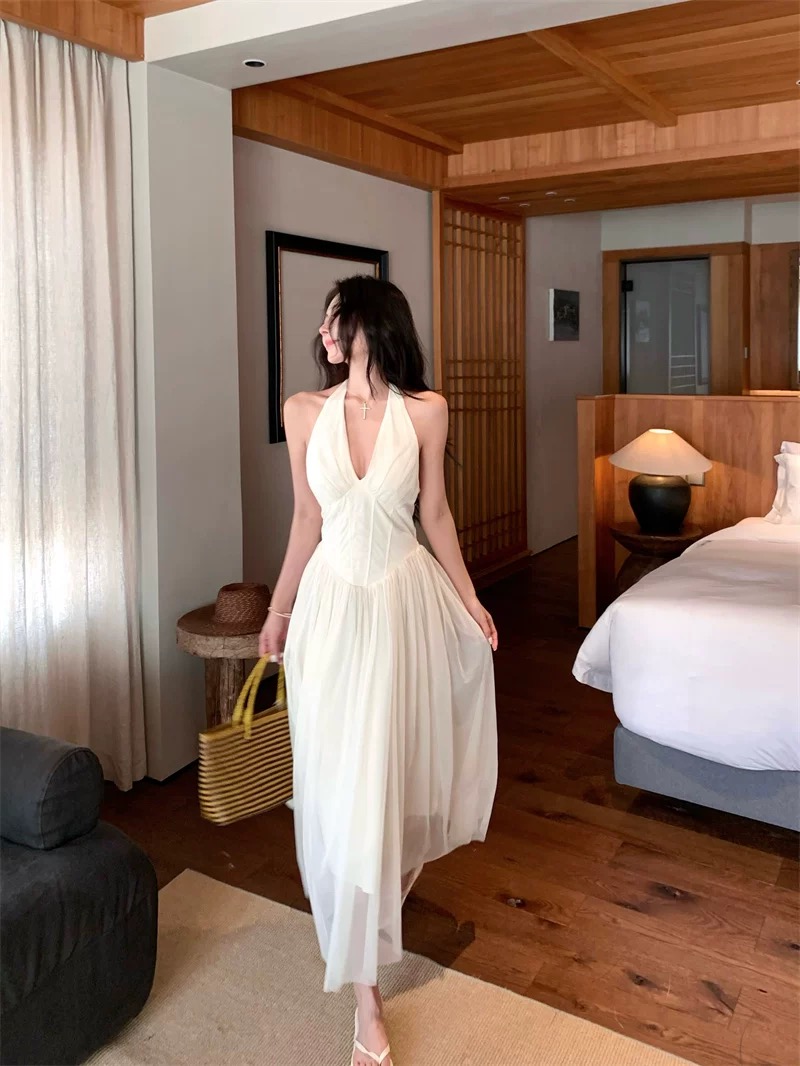 Váy maxi cổ yếm dáng dài xòe nhẹ thanh lịch_Y17