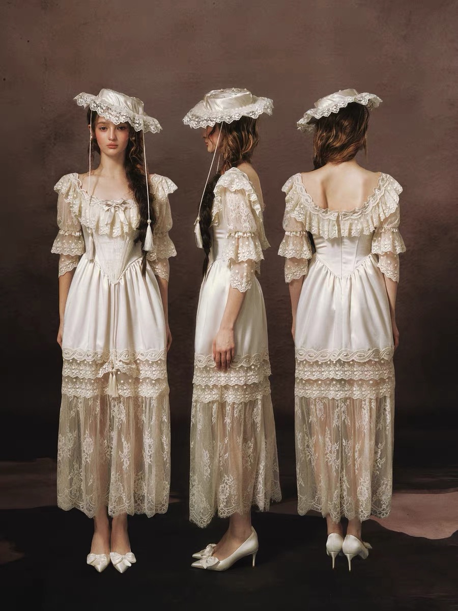 LaceMade váy ren cổ vuông tay lửng cổ điển_V42