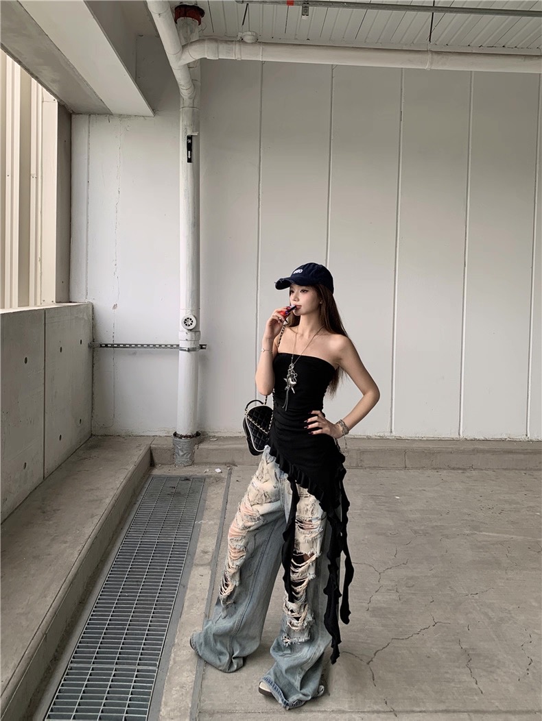 Áo quây ôm dáng phối quần jean rách phong cách streetwear_Q04