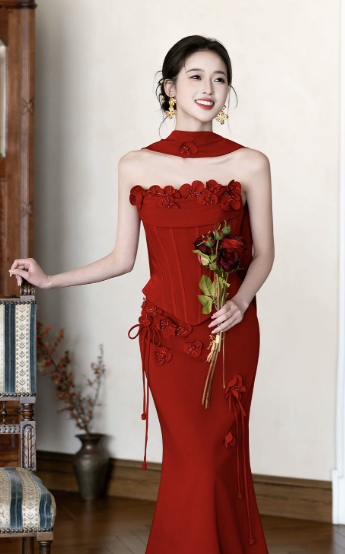 Sườn xám đỏ cổ yếm form ôm tôn dáng_I60