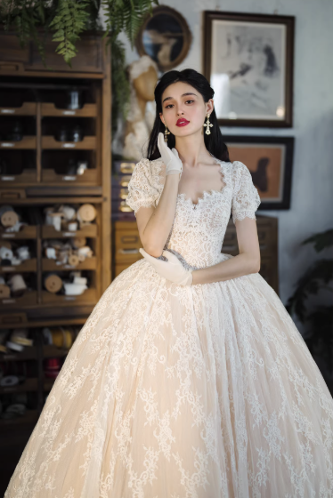 Váy cưới công chúa ren vintage tay ngắn sang trọng_I11