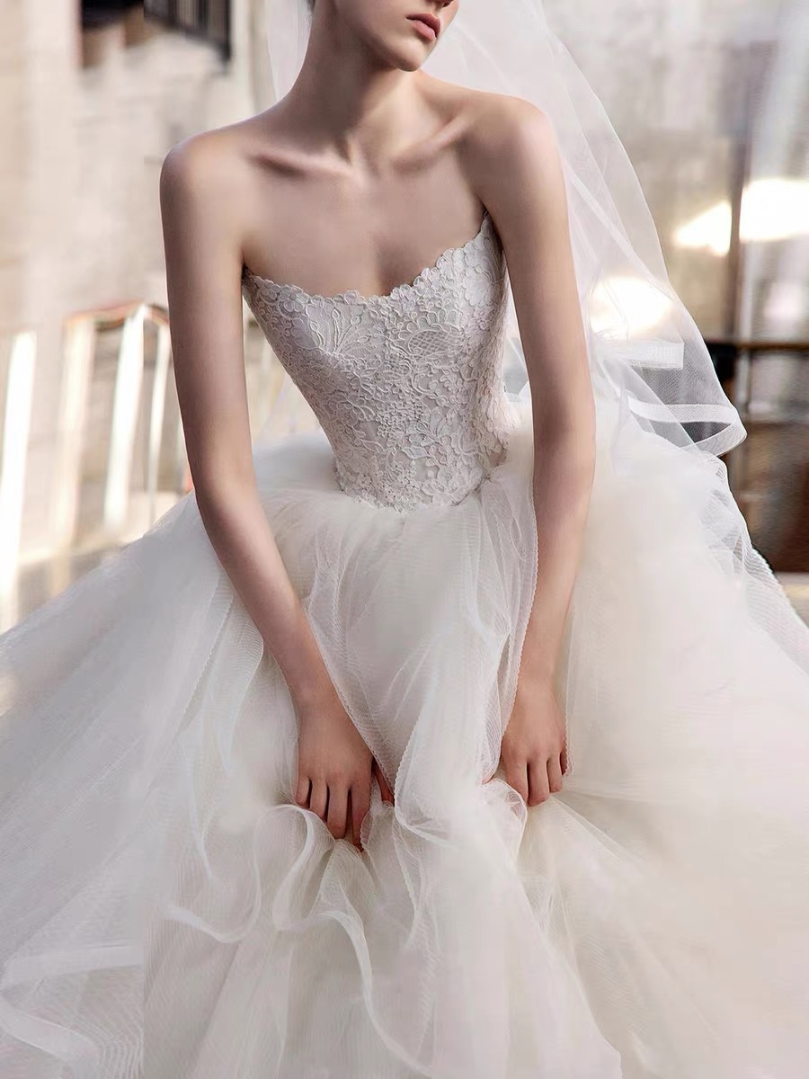Váy cưới ren cúp ngực_I91
