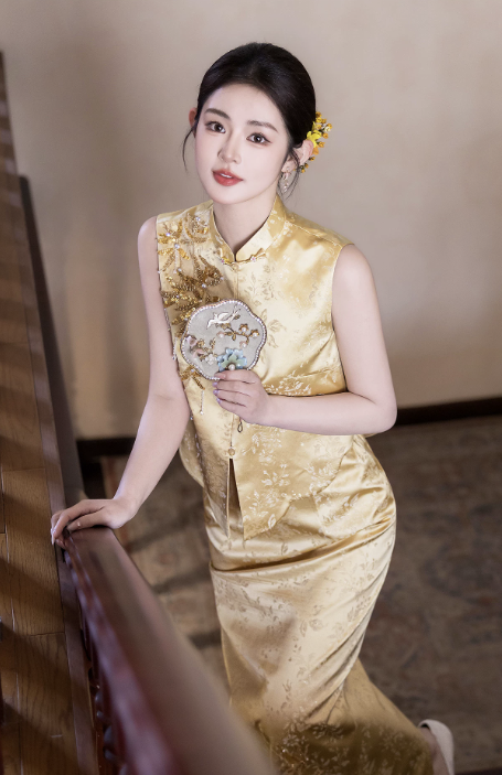 Sườn xám dáng ôm gấm dệt hoa sang trọng_I68