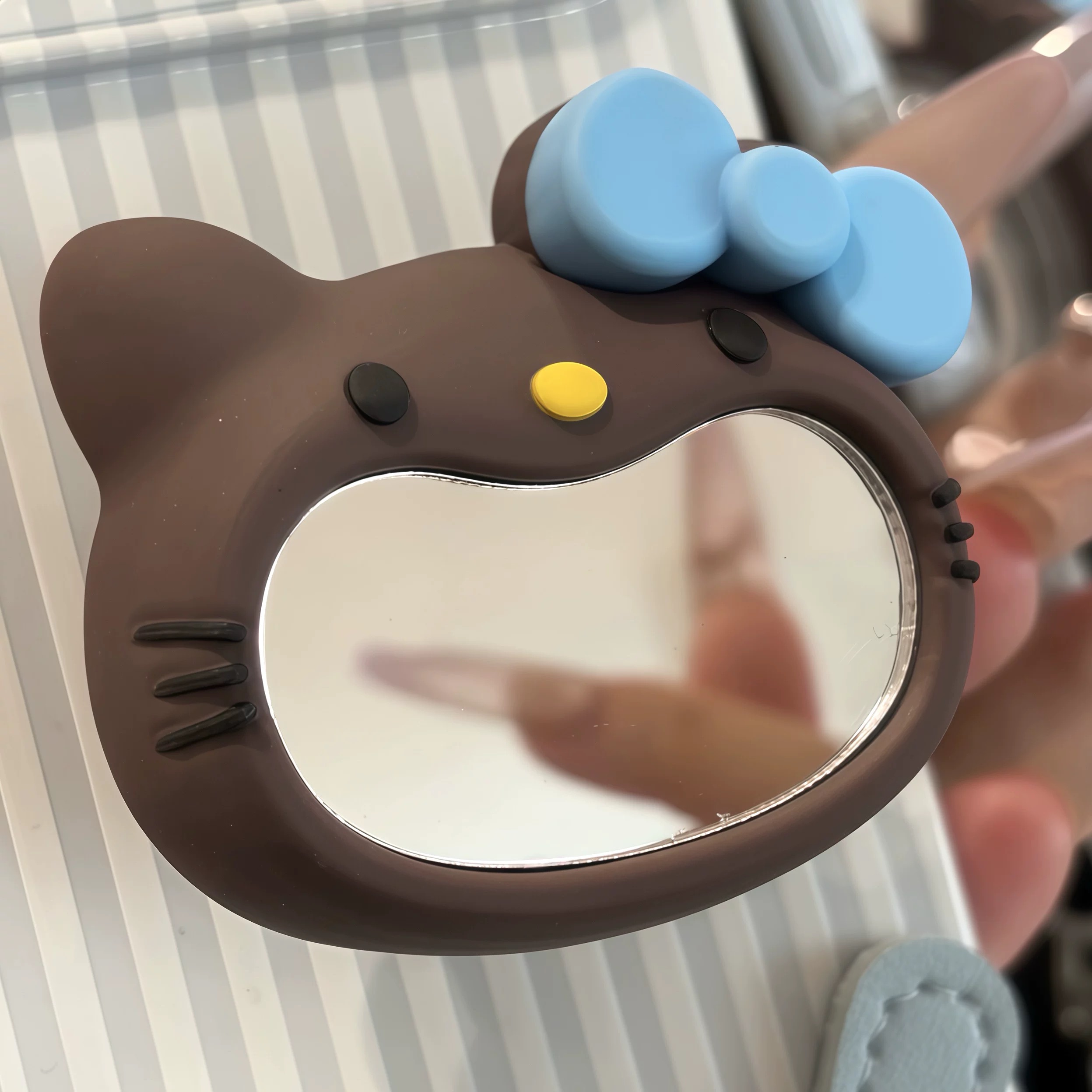 Ốp lưng Hello Kitty gương kèm dây đeo_O120 (Iphone, Huawei, Honor, OPPO, Vivo, Xiaomi & Redmi)