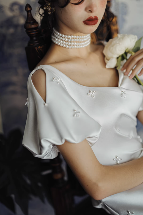 Váy cưới satin đuôi cá tay bồng đính ngọc vintage_I16