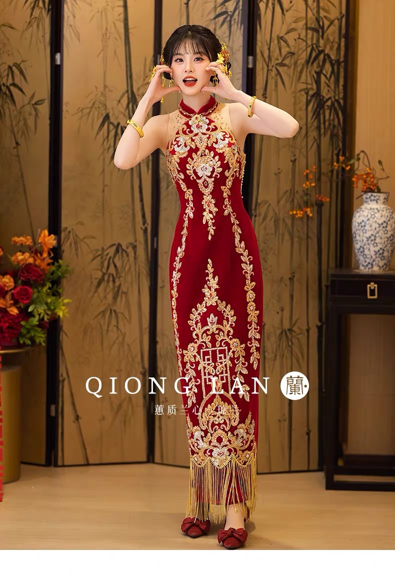 Sườn xám thêu hoa văn kèm khăn choàng_I109