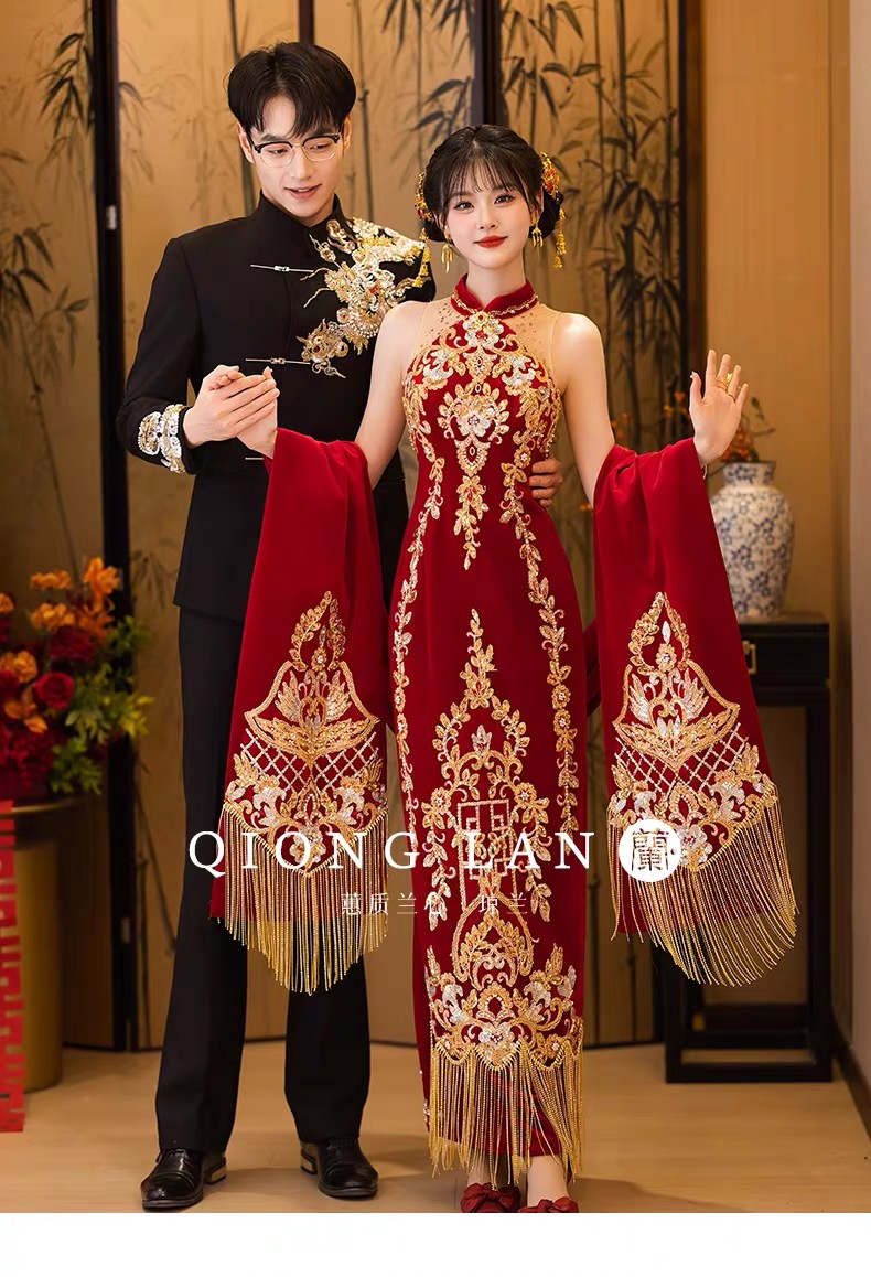 Sườn xám thêu hoa văn kèm khăn choàng_I109