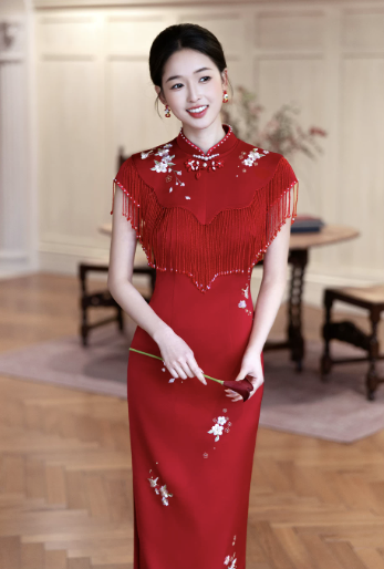 Sườn xám tua rua thêu hoa cổ tàu dáng ôm quý phái_I62