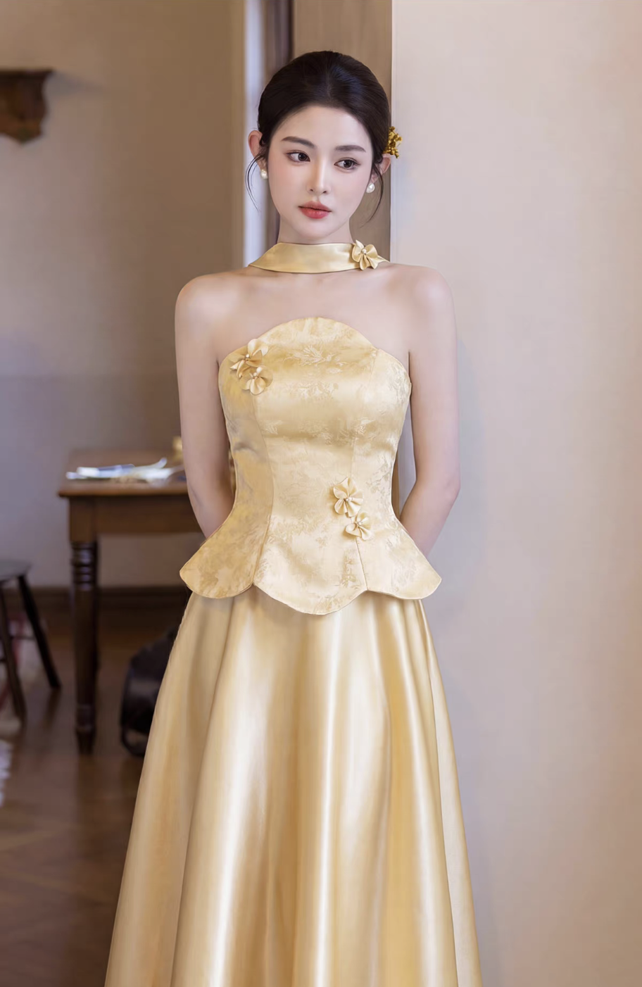 Sườn xám dáng dài cổ yếm sang trọng_I45