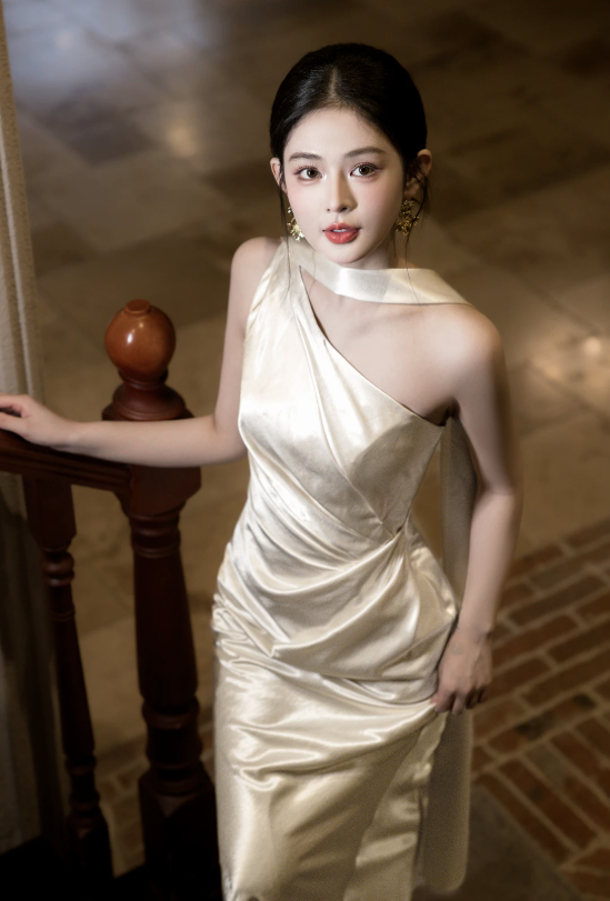 Váy lụa cổ yếm lệch vai thanh lịch_I59