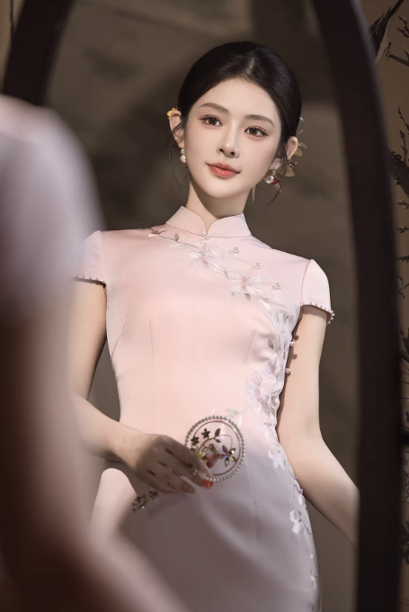 Sườn xám cách tân thêu hoa nổi dáng ôm tôn dáng_I54