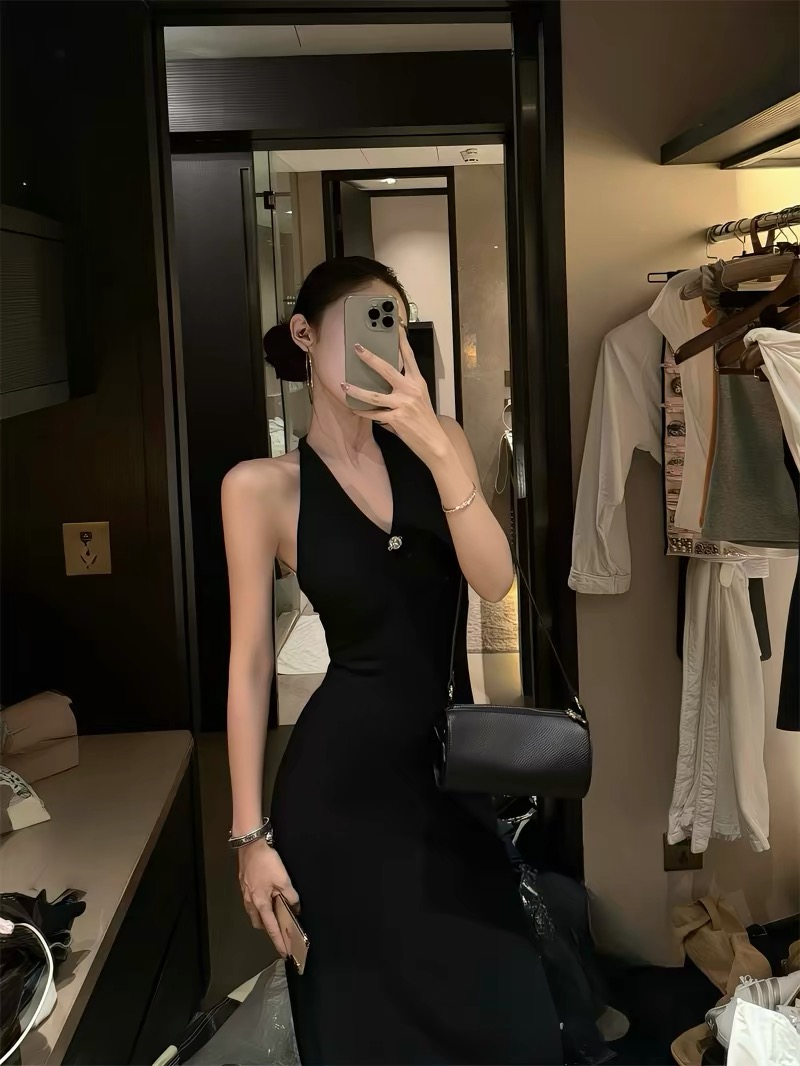 Váy dài cổ yếm hở lưng quyến rũ_Y39