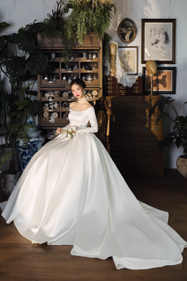 Váy cưới công chúa satin cổ thuyền dáng phồng tay ren_I14