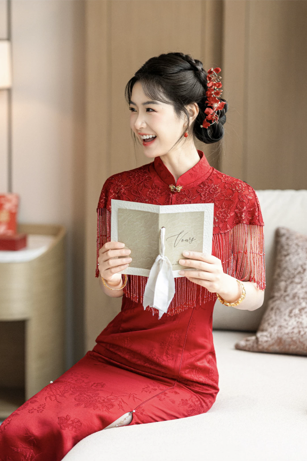 Sườn xám đỏ dài tua rua cổ cao tôn dáng_I75