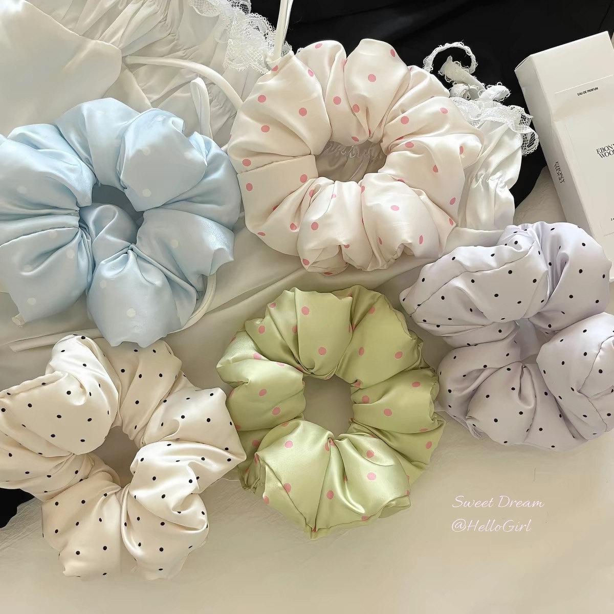 Scrunchie vải lụa chấm bi phồng_R04