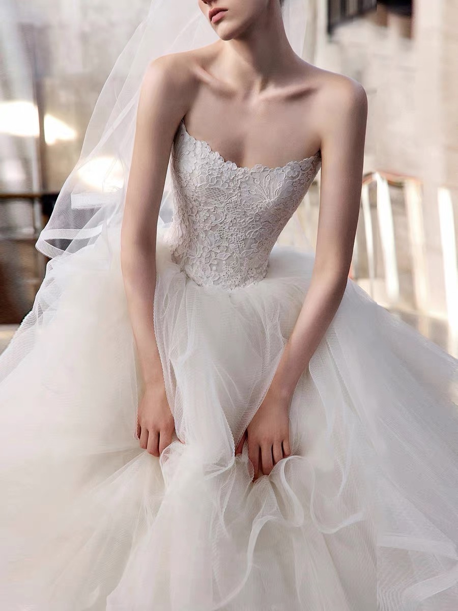 Váy cưới ren cúp ngực_I91