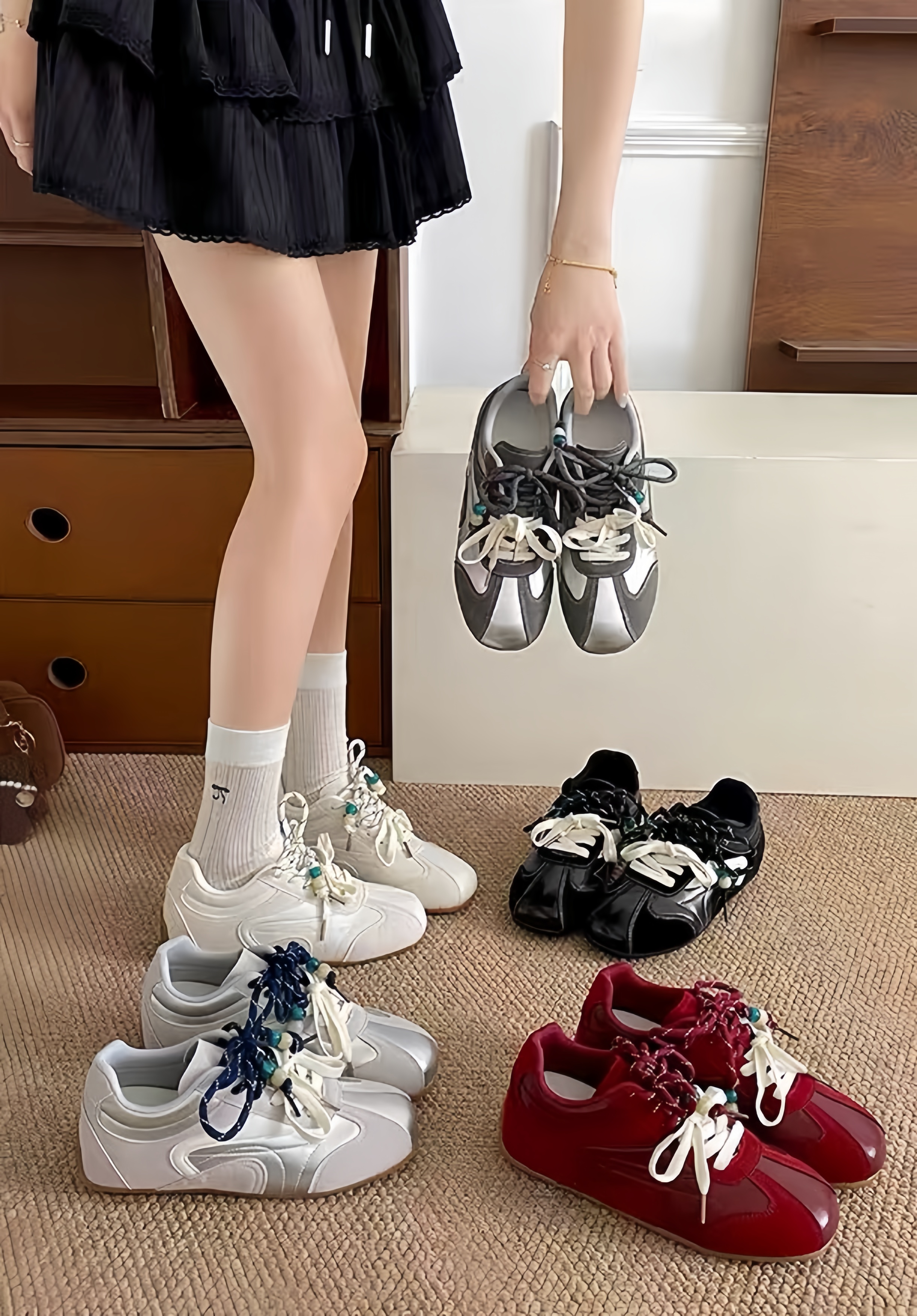 Giày sneaker nữ phối dây ruy băng đính hạt trang trí phong cách vintage_S10