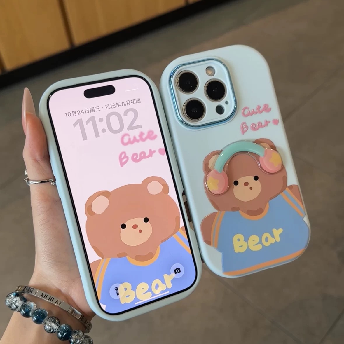 Ốp lưng gấu đeo tai nghe_O80 (Iphone, Huawei, Honor, OPPO, Vivo, Xiaomi & Redmi)