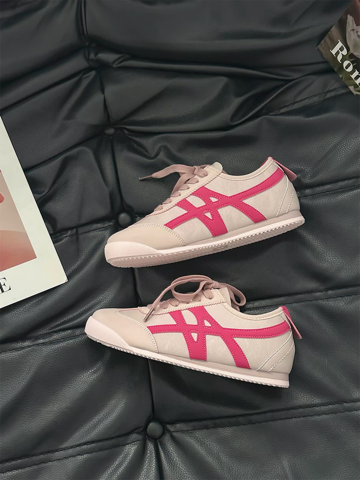 Giày sneaker dáng cổ điển phối sọc_S08