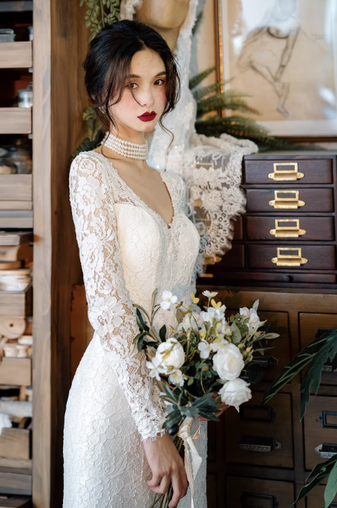 Váy cưới ren đuôi cá tay dài cổ V thanh lịch_I15